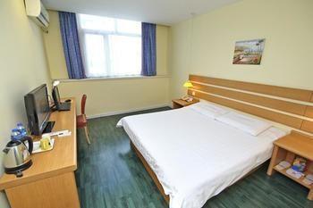 Home Inn Jiaotong University Xinhua Road Shanghai Bagian luar foto