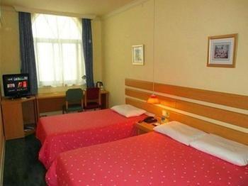 Home Inn Jiaotong University Xinhua Road Shanghai Bagian luar foto